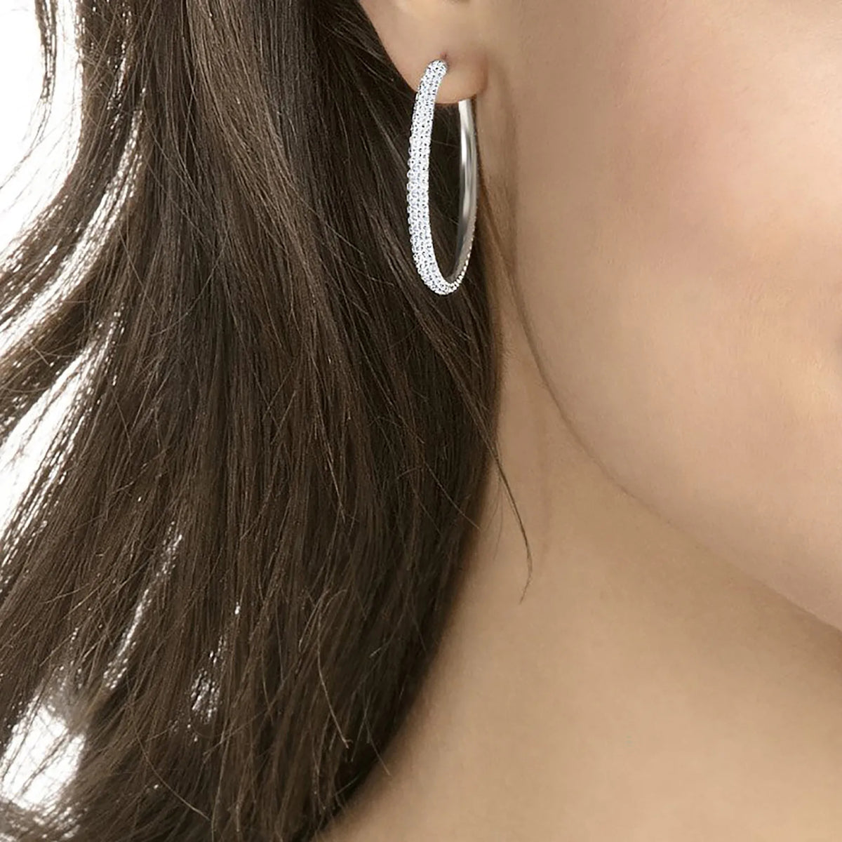 Donne Orecchini a cerchio rotondi in argento con strass Accessori moda – it Donne Orecchini a cerchio rotondi in argento con strass Accessori moda – it