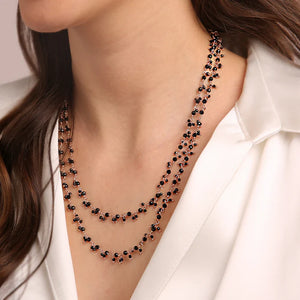 Collana con Piccoli Ciondoli in Pietra Naturale Spinello Nero