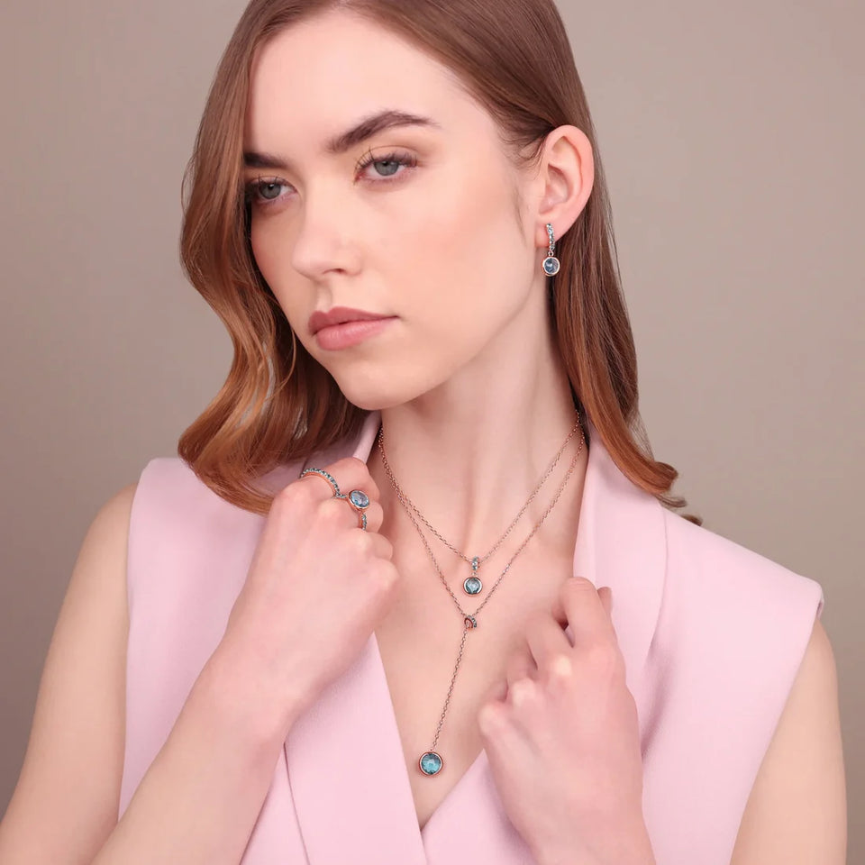 Collana a Cravatta con Rondella in Pavé e Pendente in Prisma Gem Tonda